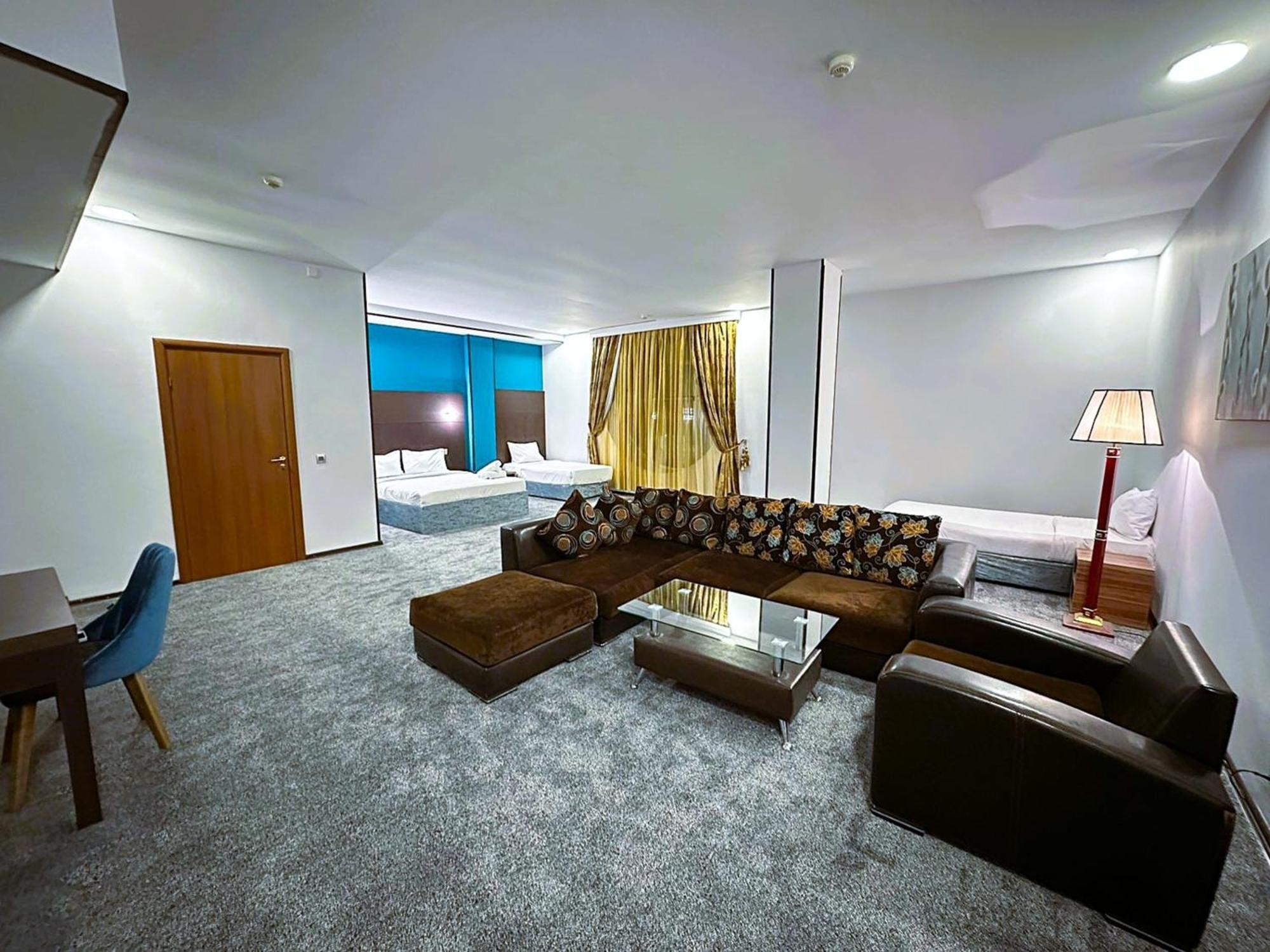 Crossway Hotel Masazir Exteriér fotografie